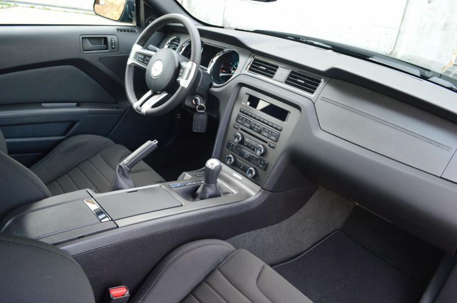  Ford Mustang GT 2014 года  (фото 11 из 27)